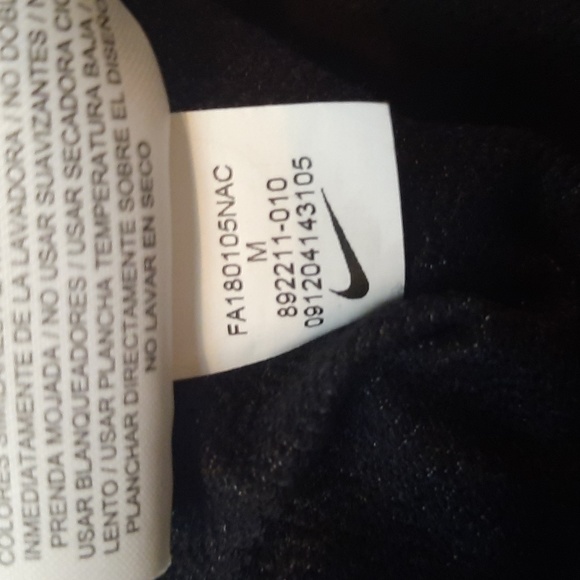 Nike Golf Shield Pullover - Picture 4 of 5